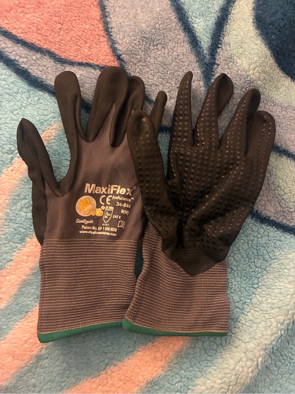 Black Reptile Care Grip Gloves - Slip-Resistant Handling